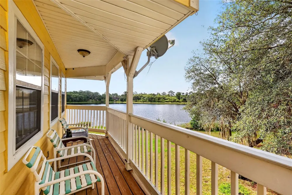493 MALAUKA LOOP Ocklawaha, FL 32179