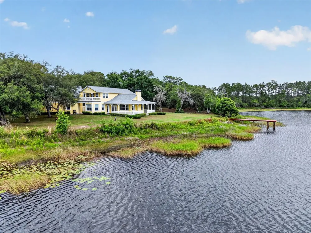 493 MALAUKA LOOP Ocklawaha, FL 32179