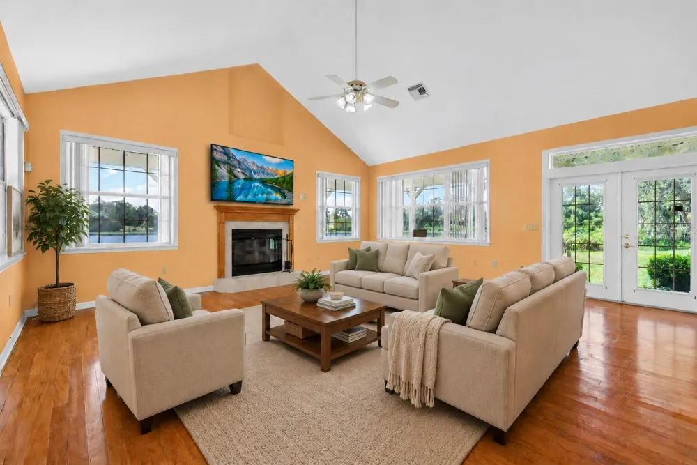 493 MALAUKA LOOP Ocklawaha, FL 32179