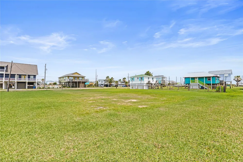 231 Coral Court Surfside Beach, TX 77541