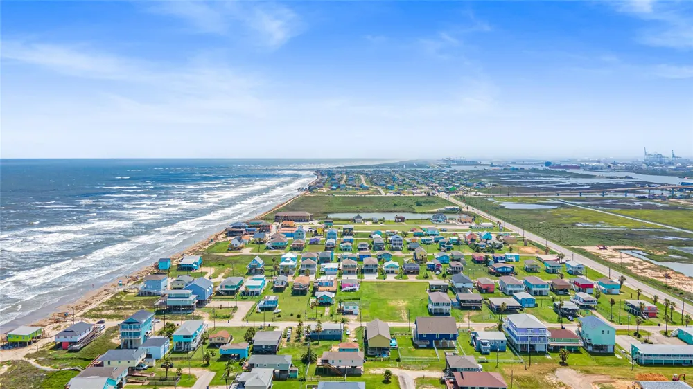 231 Coral Court Surfside Beach, TX 77541