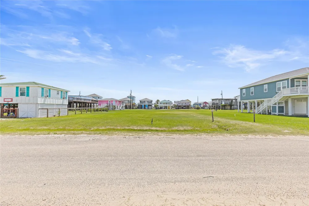 231 Coral Court Surfside Beach, TX 77541