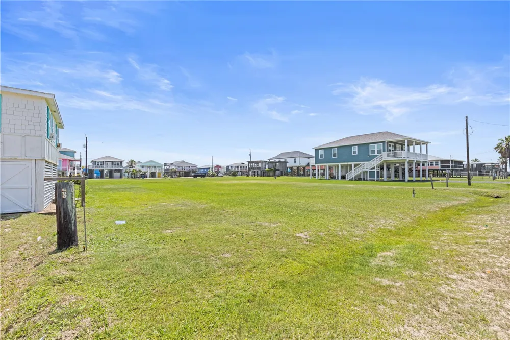 231 Coral Court Surfside Beach, TX 77541