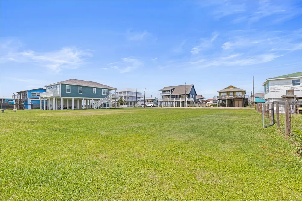 231 Coral Court Surfside Beach, TX 77541