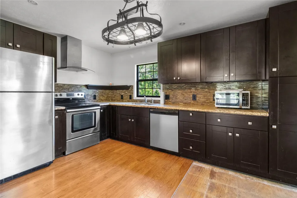 2813 Avenue H San Leon, TX 77539