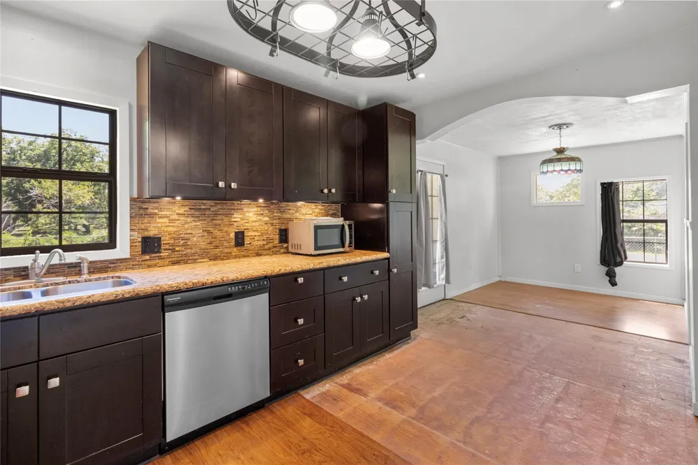 2813 Avenue H San Leon, TX 77539