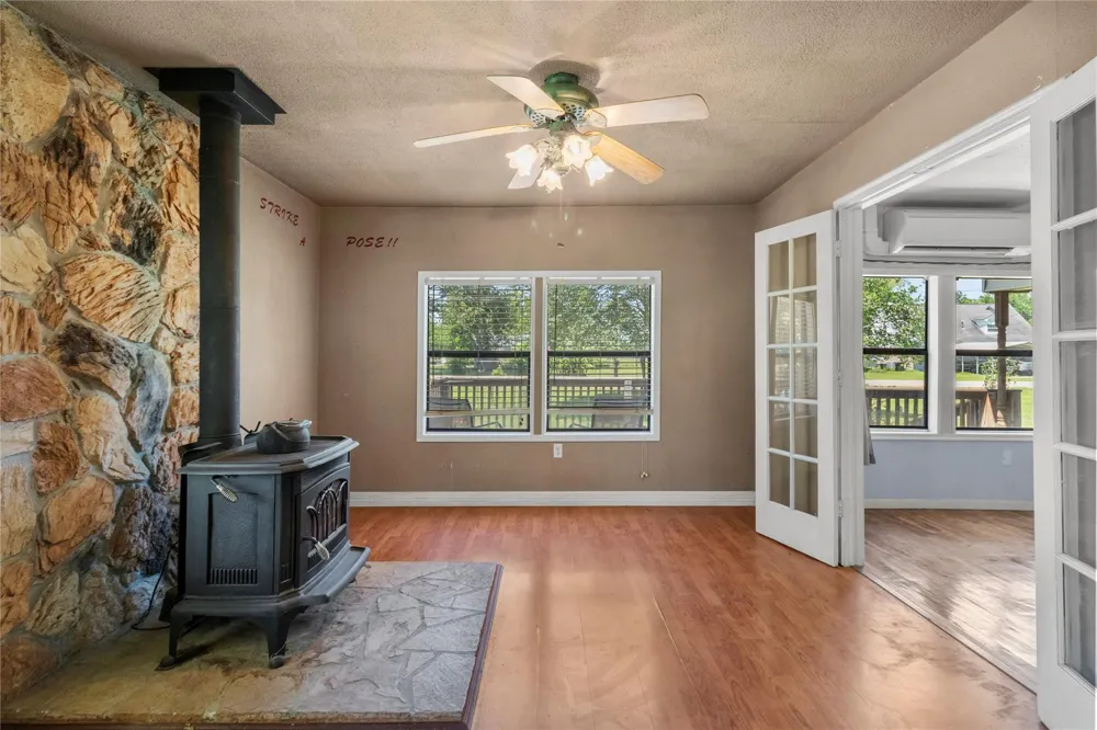 2813 Avenue H San Leon, TX 77539