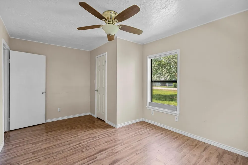 2813 Avenue H San Leon, TX 77539