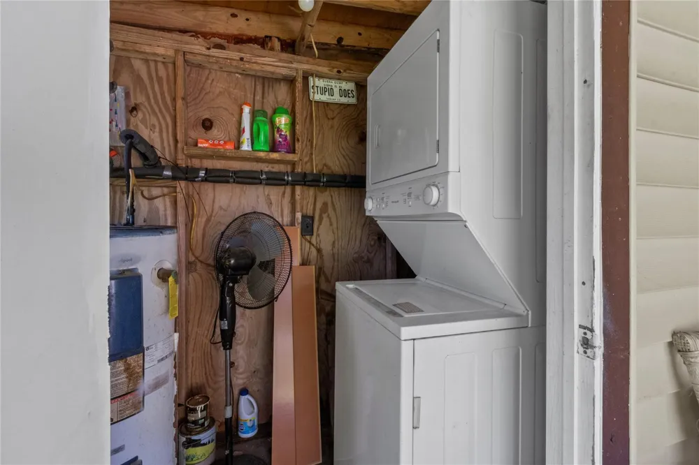 2813 Avenue H San Leon, TX 77539