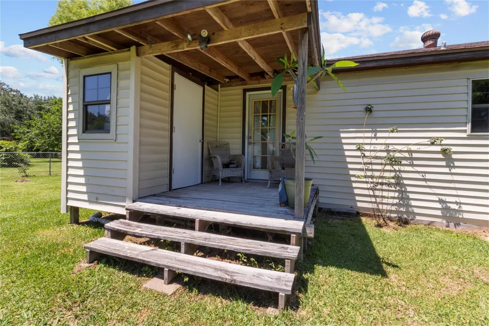 2813 Avenue H San Leon, TX 77539