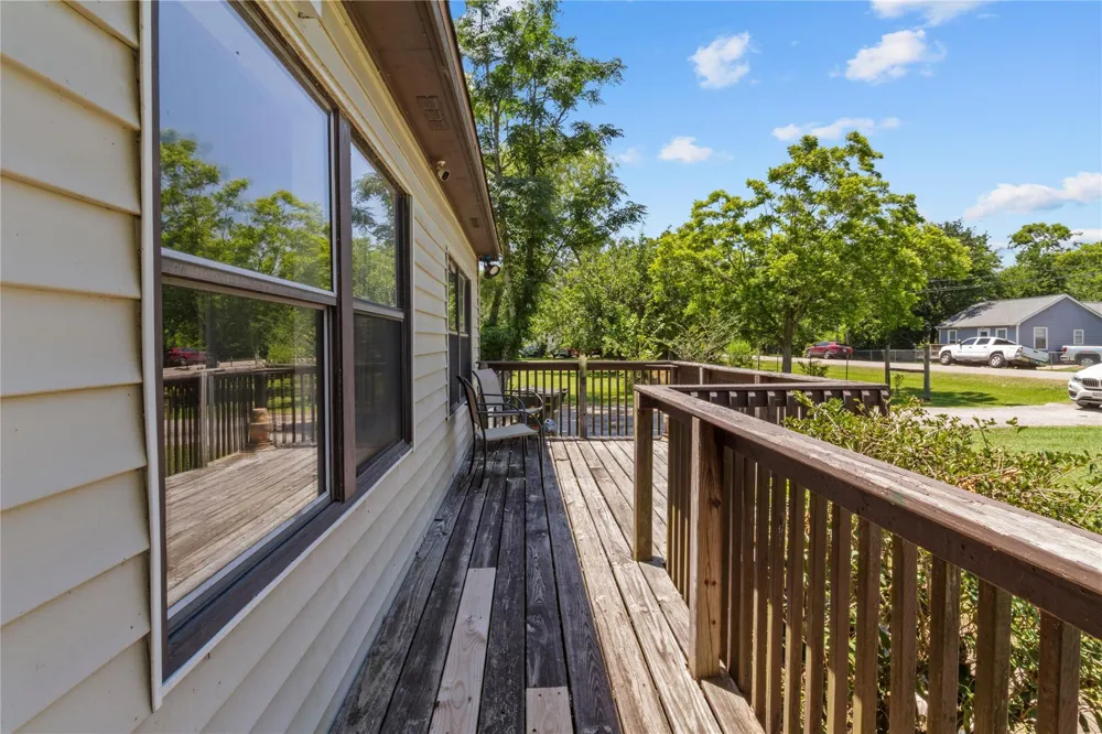 2813 Avenue H San Leon, TX 77539