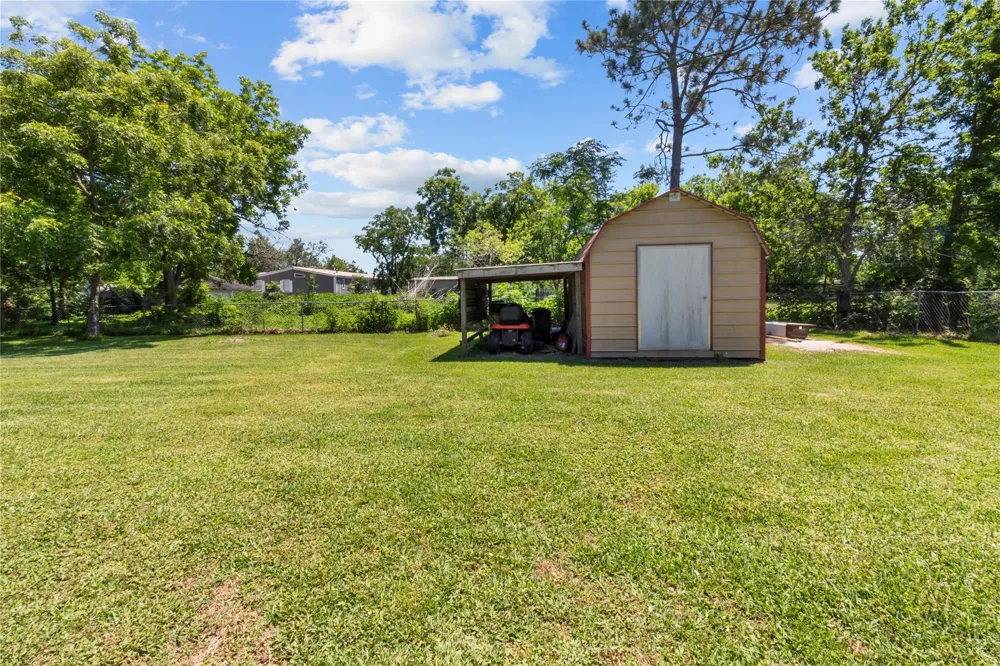 2813 Avenue H San Leon, TX 77539