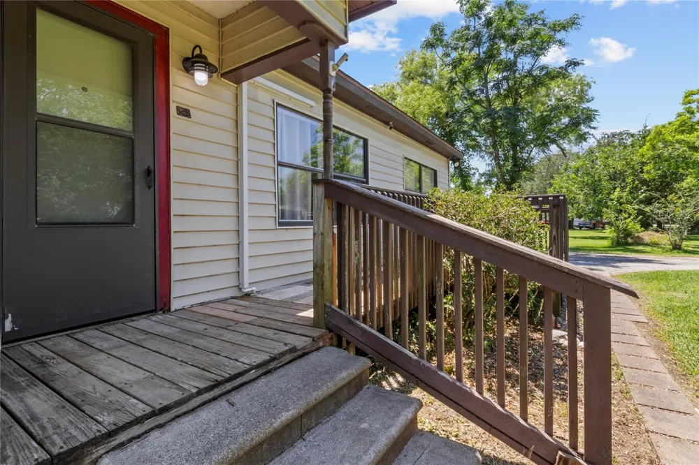 2813 Avenue H San Leon, TX 77539