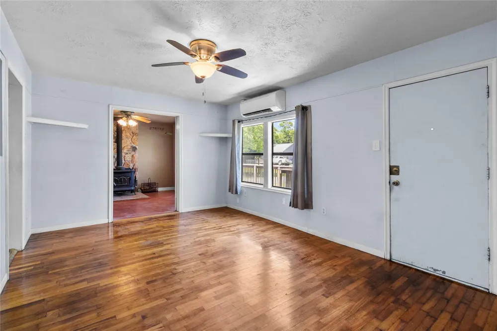 2813 Avenue H San Leon, TX 77539