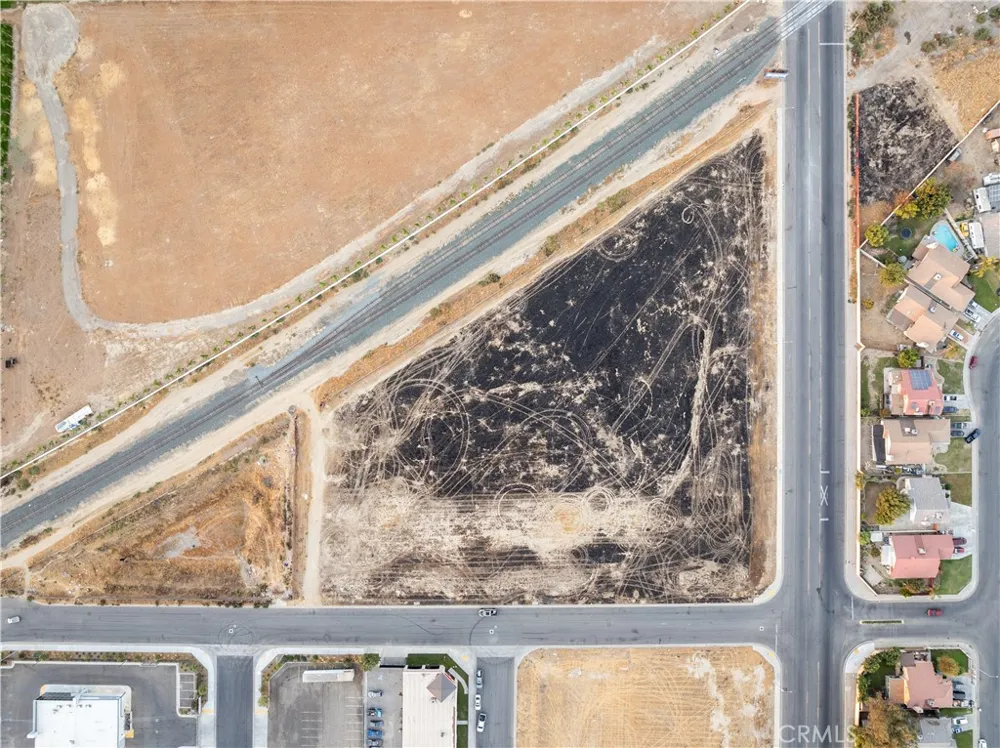 4525 Hughes Lane Bakersfield, CA 93304