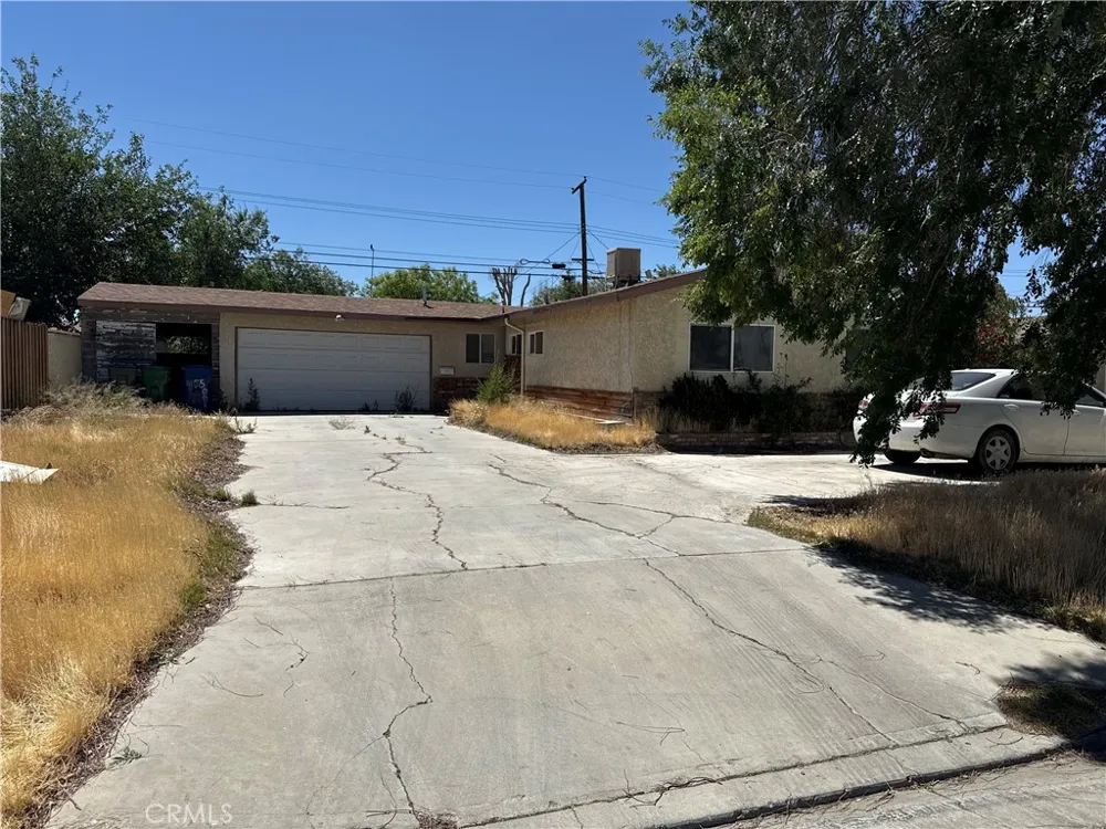 45509 Saigon Lancaster, CA 93534
