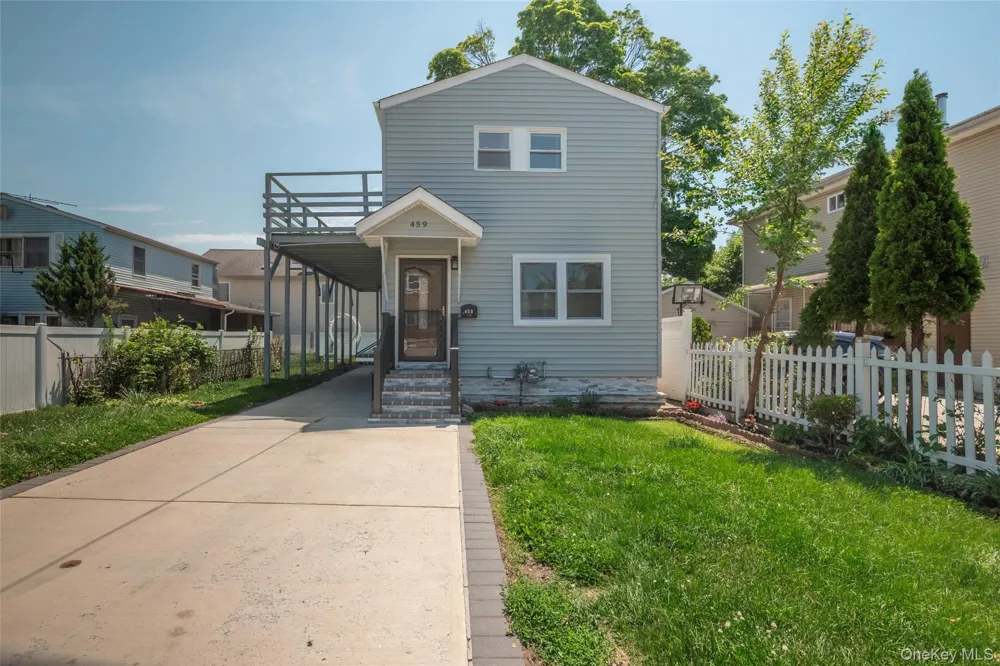459 Roquette Avenue Floral Park, NY 11001