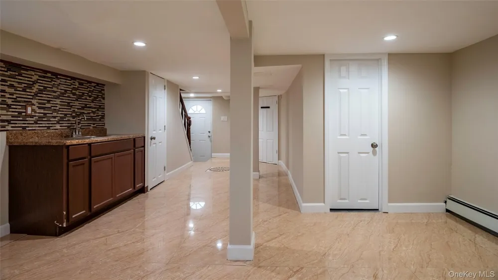 459 Roquette Avenue Floral Park, NY 11001