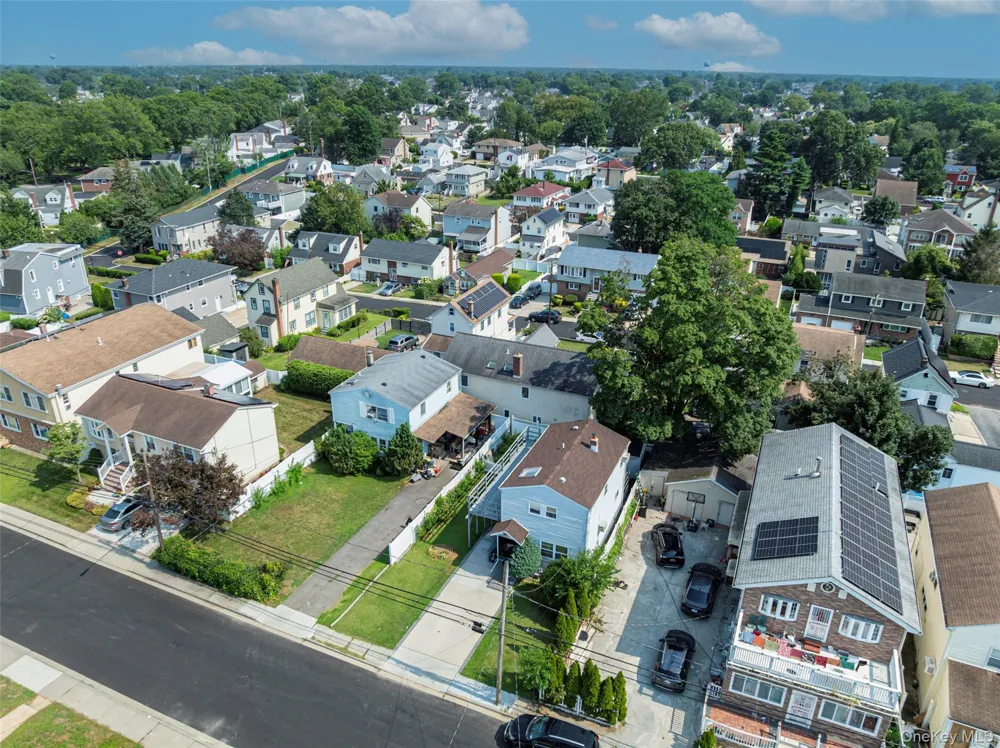 459 Roquette Avenue Floral Park, NY 11001