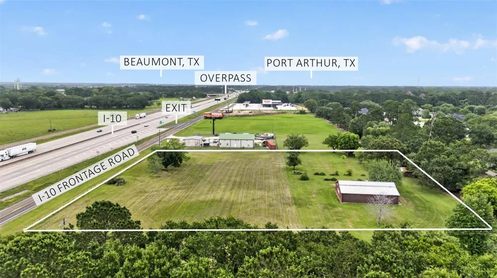 113 Dugat Rd Winnie, TX 77665
