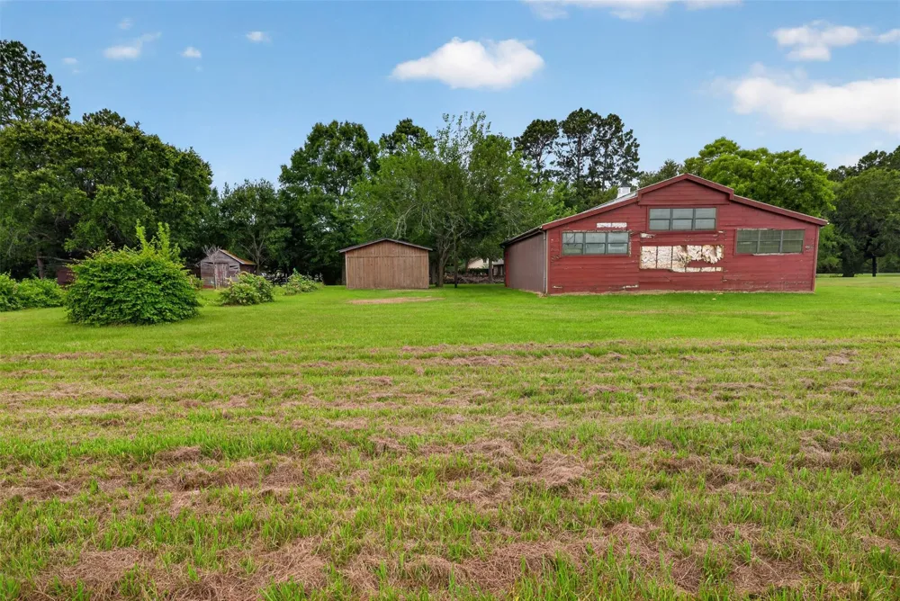 113 Dugat Rd Winnie, TX 77665