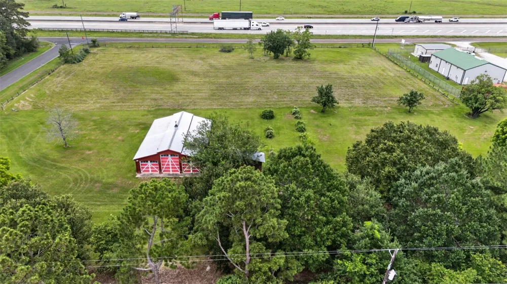 113 Dugat Rd Winnie, TX 77665