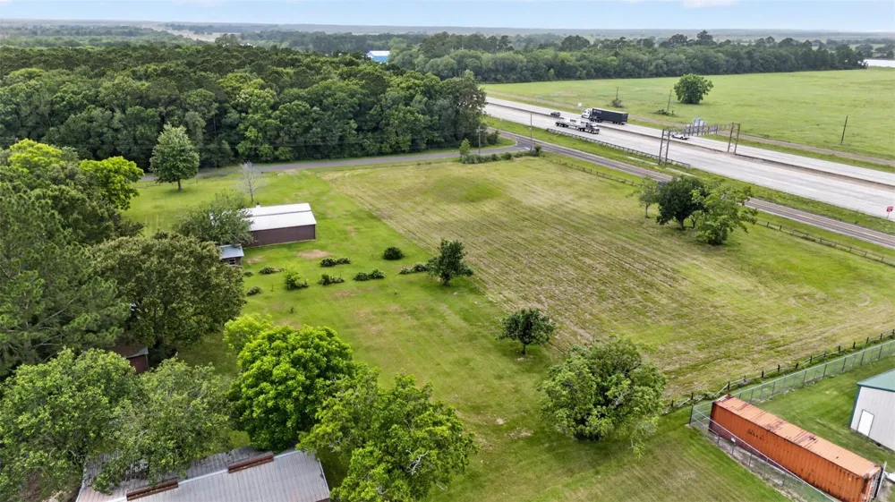 113 Dugat Rd Winnie, TX 77665