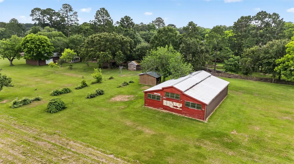 113 Dugat Rd Winnie, TX 77665