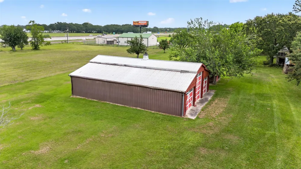 113 Dugat Rd Winnie, TX 77665