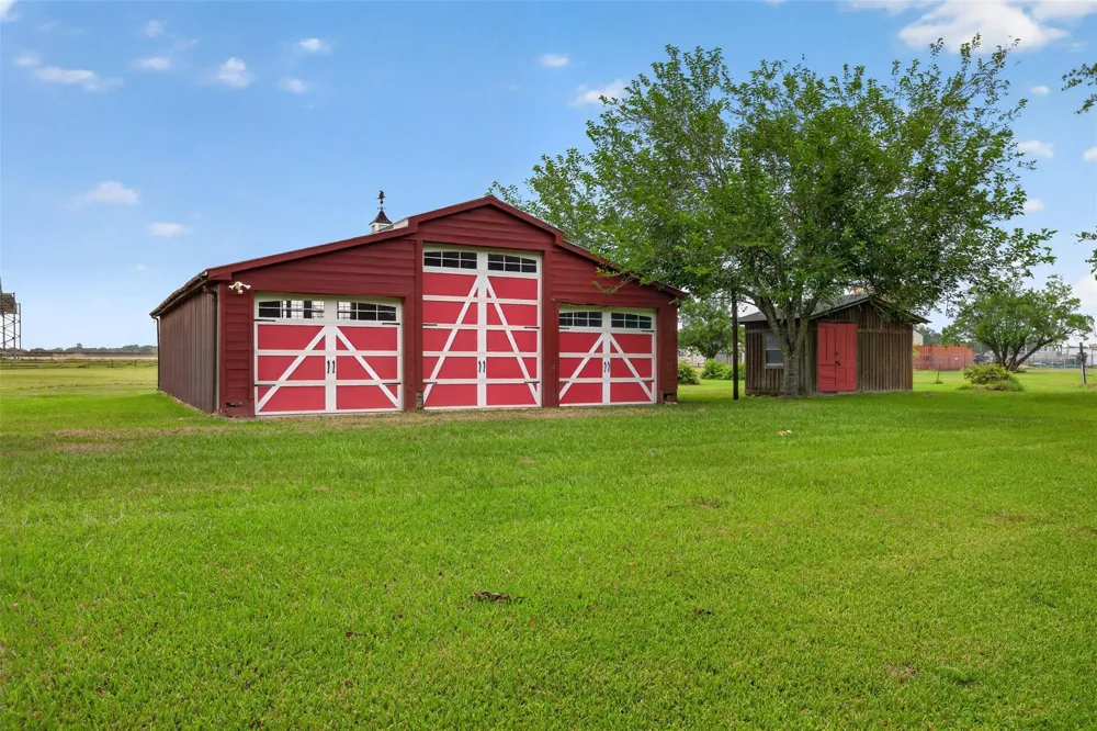 113 Dugat Rd Winnie, TX 77665