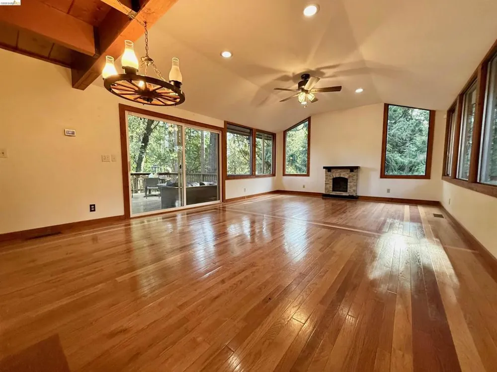 24086 Lama Hisum Rd Mi Wuk Village, CA 95346