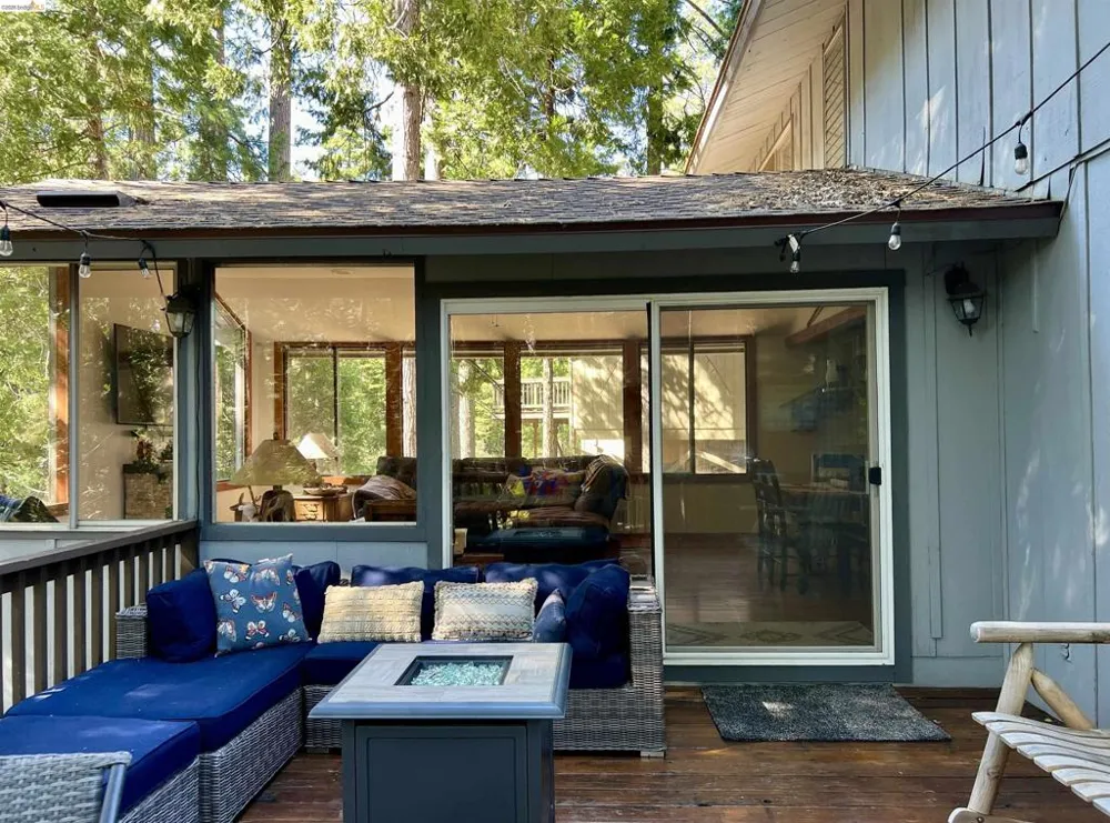 24086 Lama Hisum Rd Mi Wuk Village, CA 95346