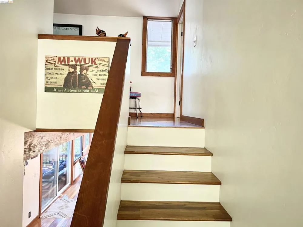24086 Lama Hisum Rd Mi Wuk Village, CA 95346