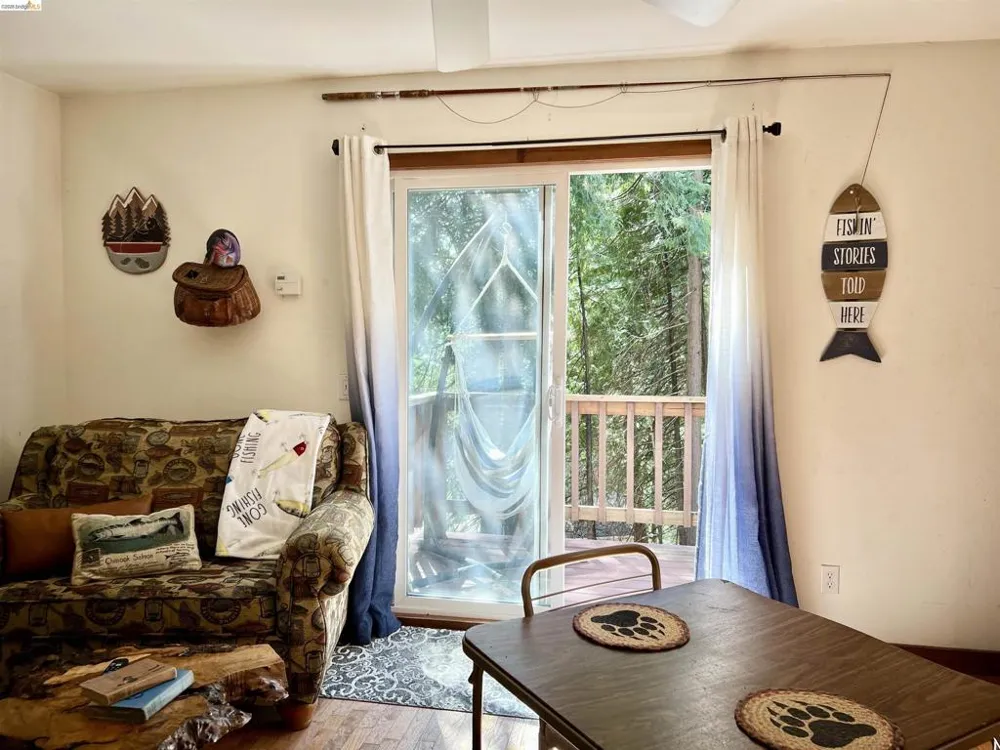 24086 Lama Hisum Rd Mi Wuk Village, CA 95346