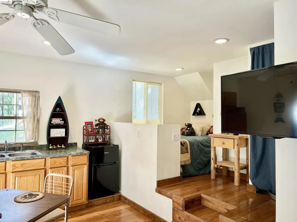 24086 Lama Hisum Rd Mi Wuk Village, CA 95346