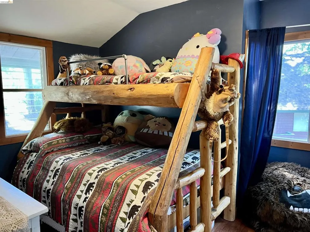 24086 Lama Hisum Rd Mi Wuk Village, CA 95346