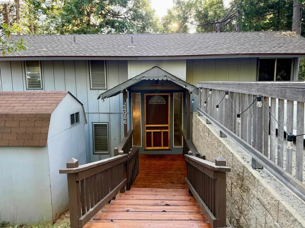 24086 Lama Hisum Rd Mi Wuk Village, CA 95346