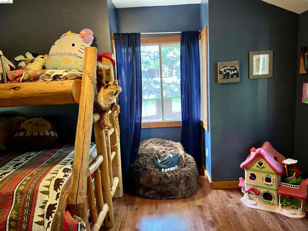 24086 Lama Hisum Rd Mi Wuk Village, CA 95346