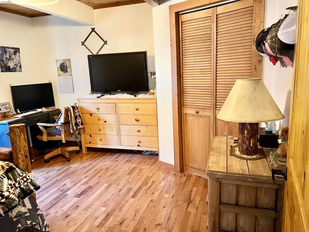 24086 Lama Hisum Rd Mi Wuk Village, CA 95346