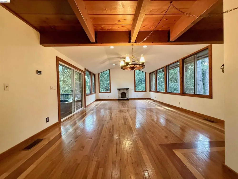 24086 Lama Hisum Rd Mi Wuk Village, CA 95346