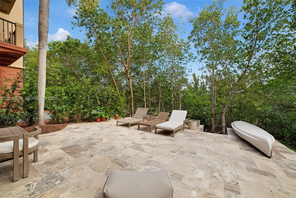 6226 Paradise Point Dr Palmetto Bay, FL 33157