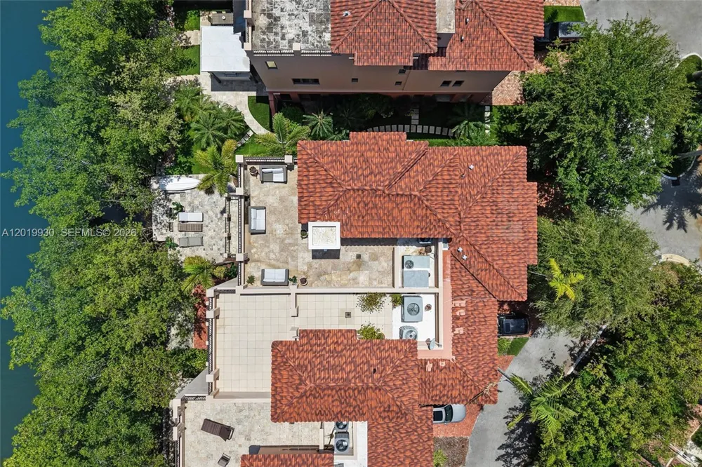 6226 Paradise Point Dr Palmetto Bay, FL 33157