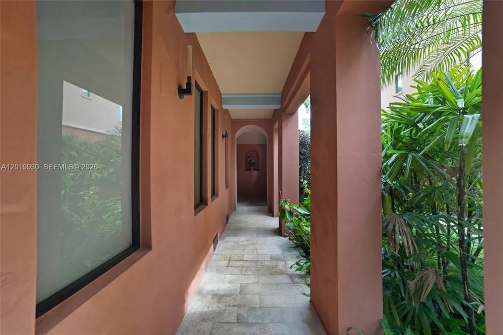 6226 Paradise Point Dr Palmetto Bay, FL 33157