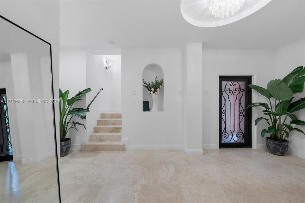 6226 Paradise Point Dr Palmetto Bay, FL 33157