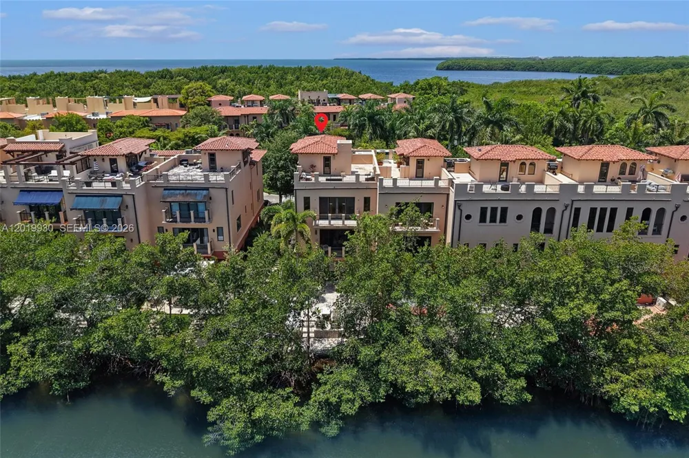 6226 Paradise Point Dr Palmetto Bay, FL 33157