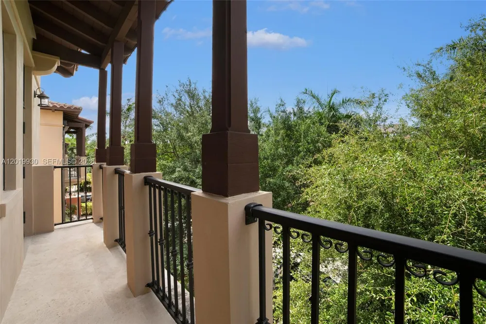 6226 Paradise Point Dr Palmetto Bay, FL 33157