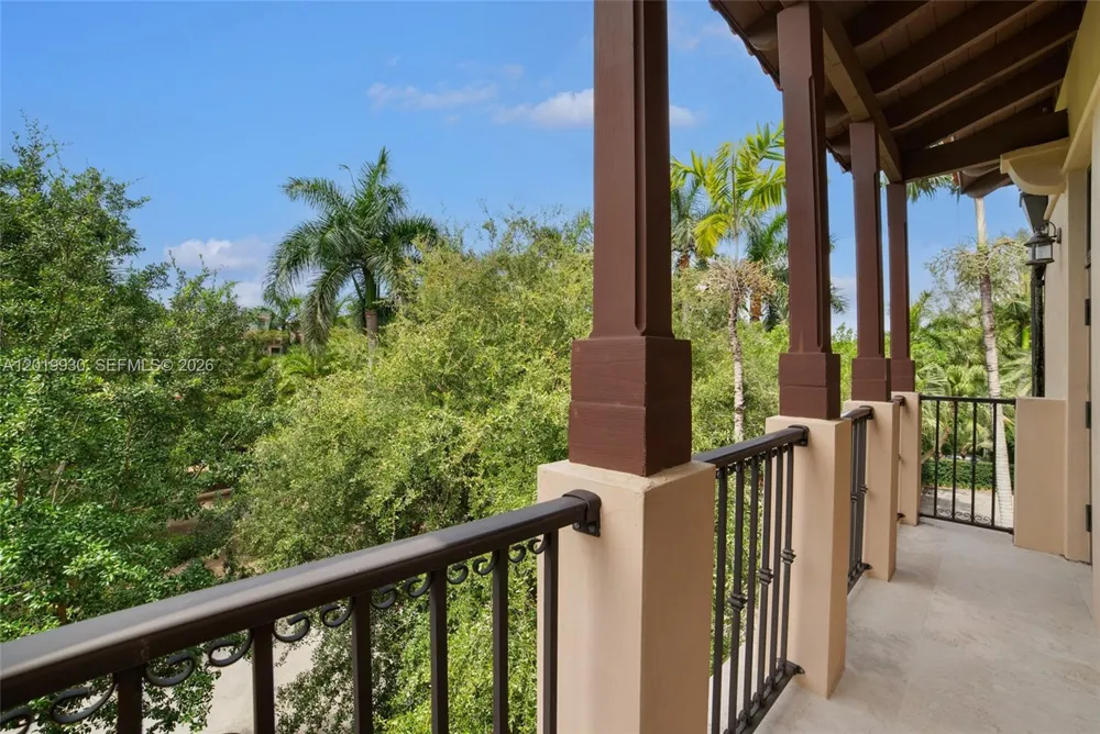 6226 Paradise Point Dr Palmetto Bay, FL 33157
