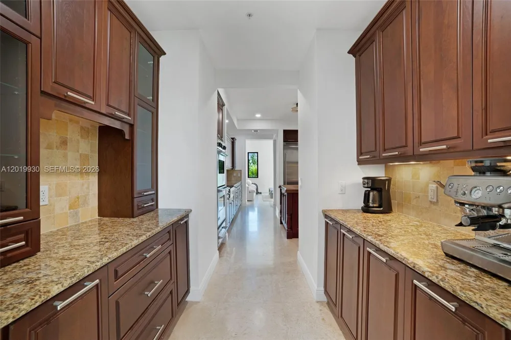 6226 Paradise Point Dr Palmetto Bay, FL 33157