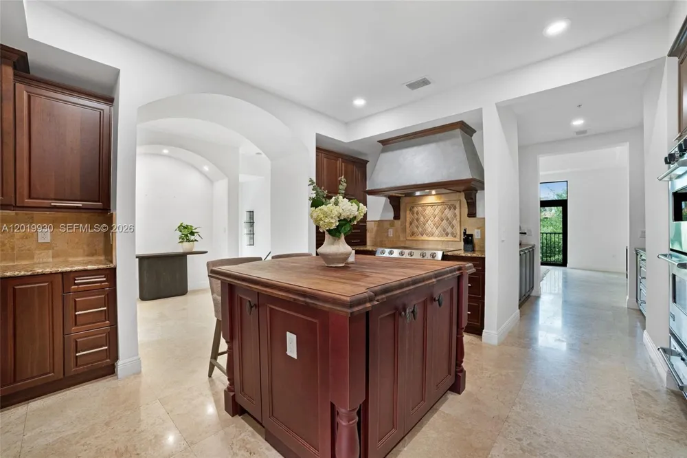 6226 Paradise Point Dr Palmetto Bay, FL 33157