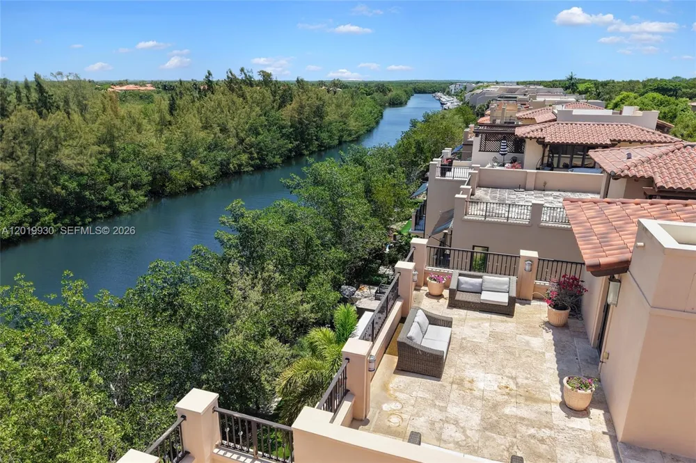 6226 Paradise Point Dr Palmetto Bay, FL 33157
